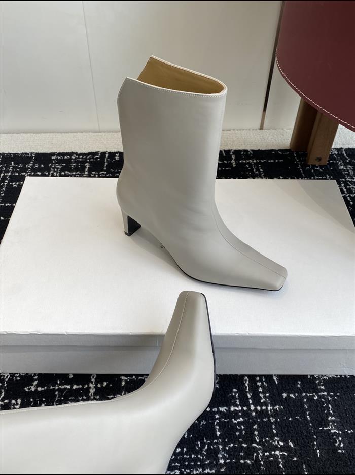 20251128174410566 390